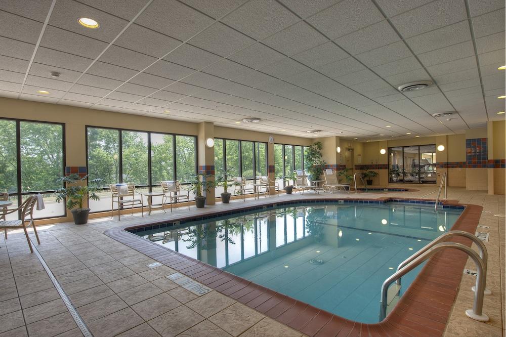 Hampton & Bloomington-normal Hotel