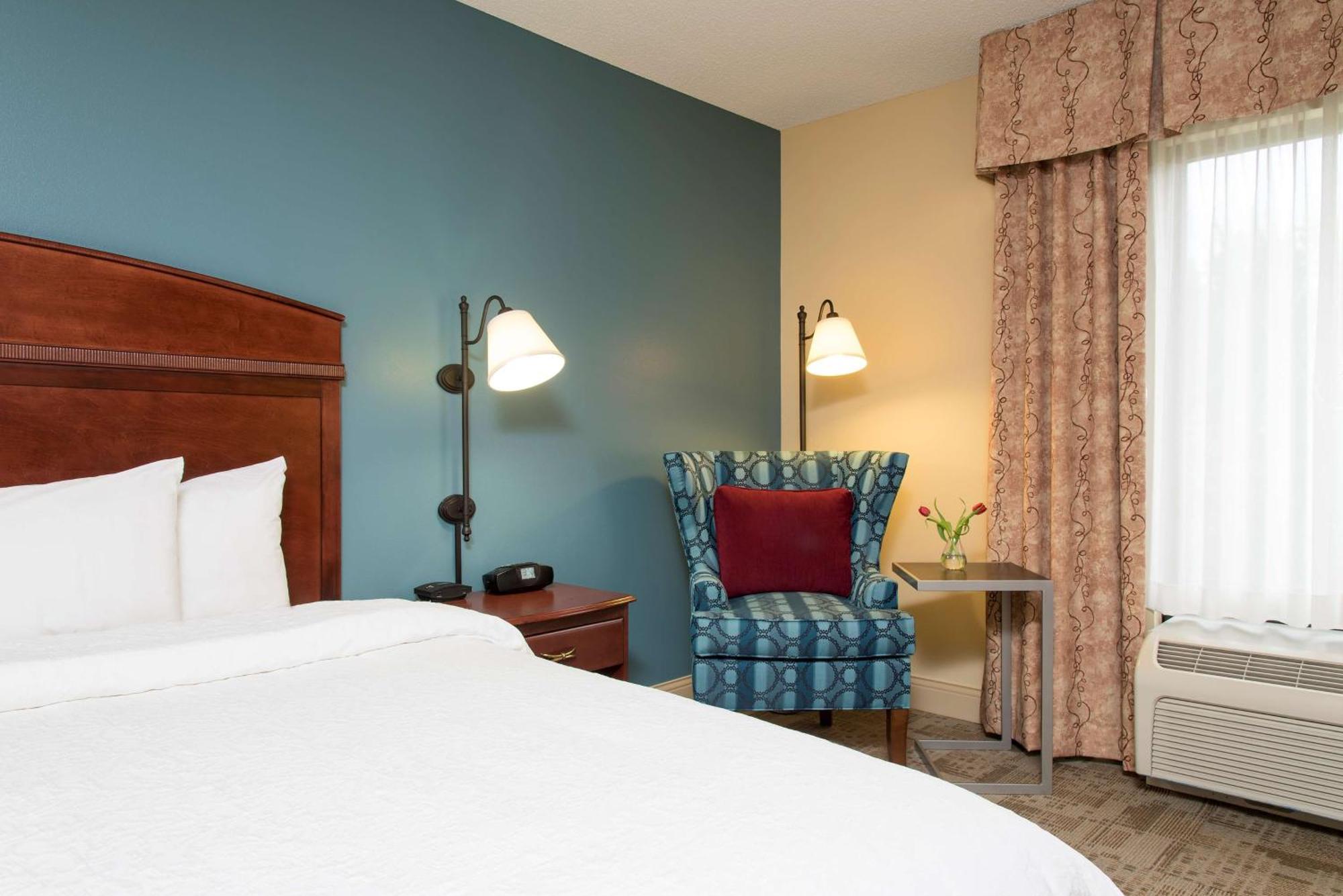 Hotel Hampton & Bloomington-normal 3*