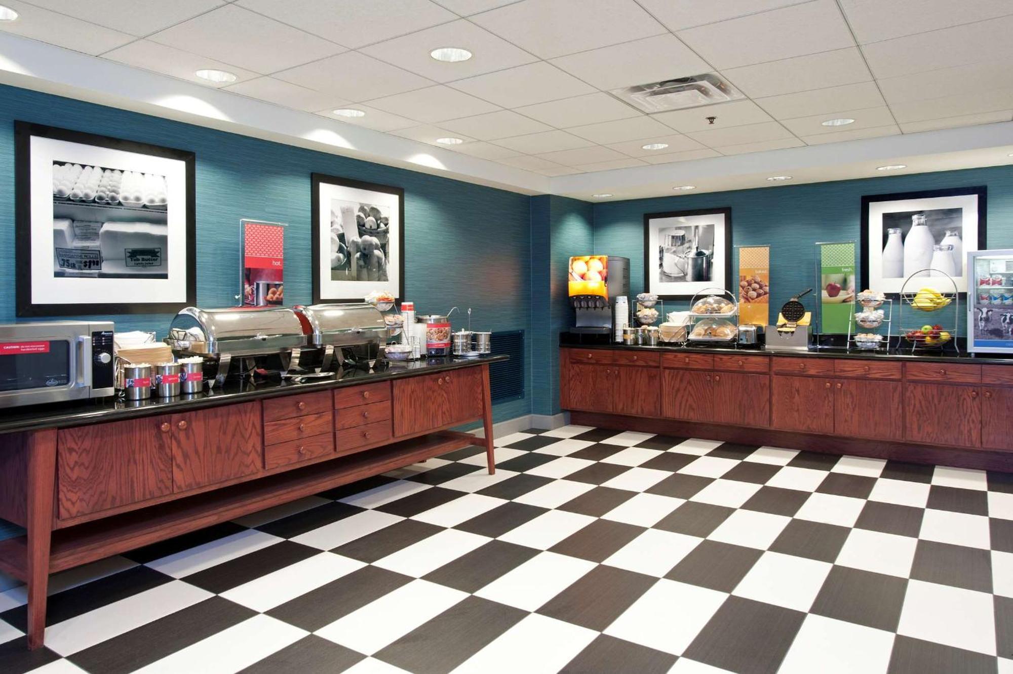 Hampton & Bloomington-normal Hotel